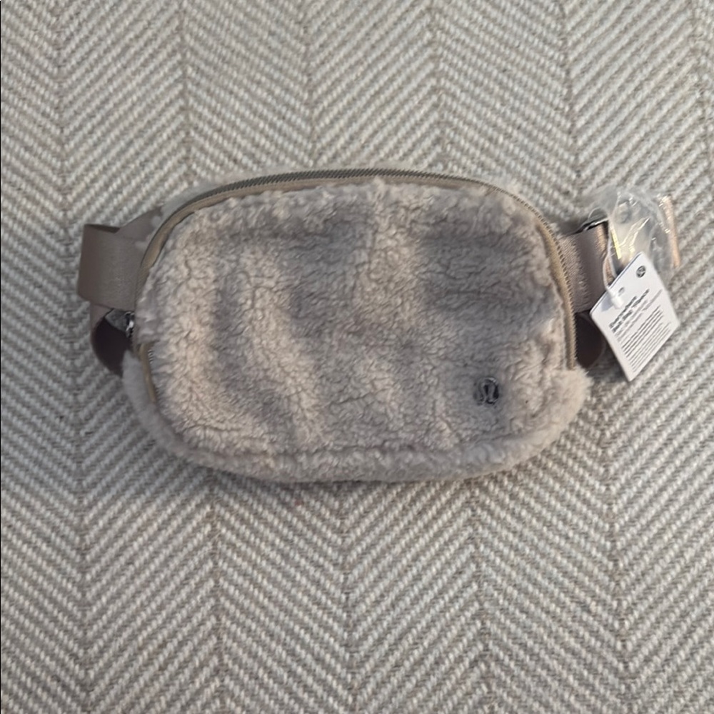 Lululemon Sherpa Everywhere Belt Bag with Adjustable Strap